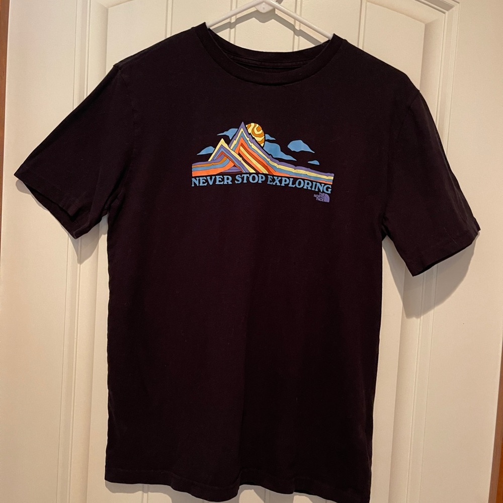 The North Face Boys Size XL " Never Stop Exploring " tee. No tags, Never worn.
